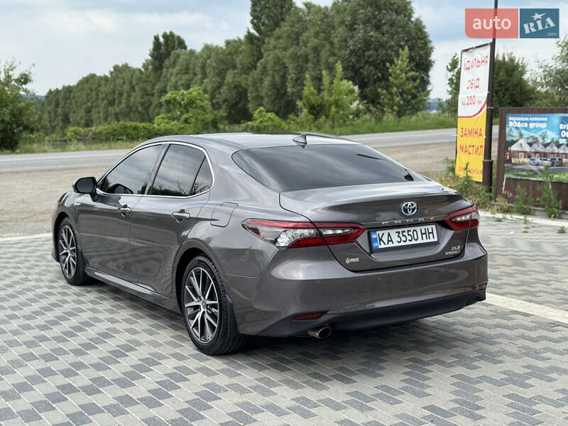 Седан Toyota Camry 2021 в Ирпене