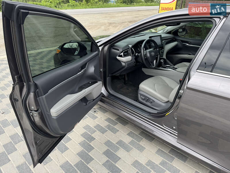 Седан Toyota Camry 2021 в Ирпене