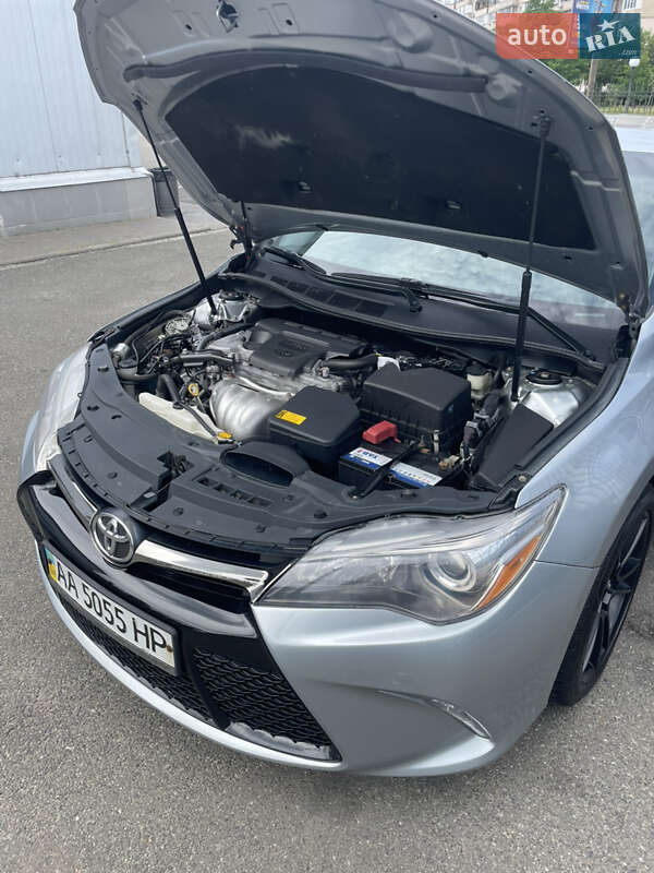 Седан Toyota Camry 2015 в Киеве