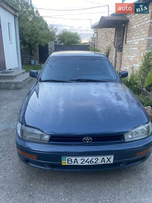Седан Toyota Camry 1991 в Знаменке