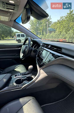 Седан Toyota Camry 2018 в 