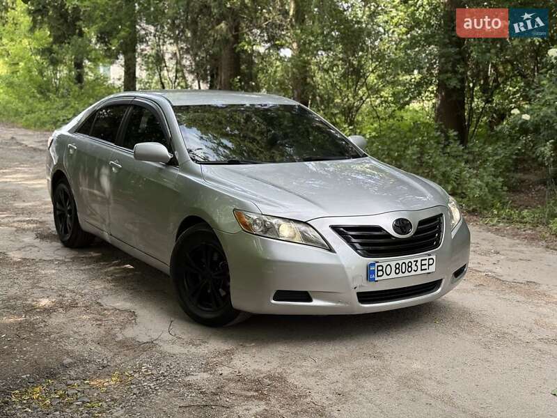 Седан Toyota Camry 2007 в Золочеве