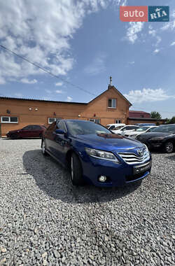 Седан Toyota Camry 2009 в Дергачах