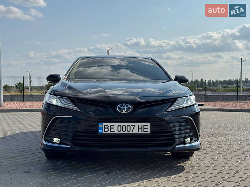 Седан Toyota Camry 2023 в Миколаєві