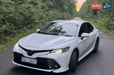 Седан Toyota Camry 2020 в Берегово
