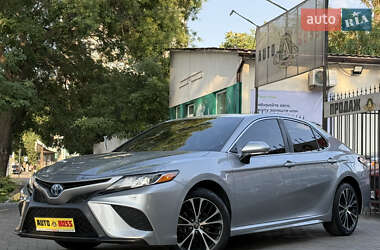 Седан Toyota Camry 2018 в Николаеве