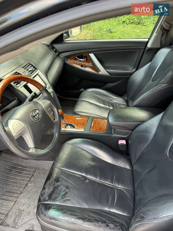 Седан Toyota Camry 2007 в Івано-Франківську