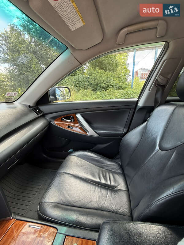 Седан Toyota Camry 2007 в Івано-Франківську