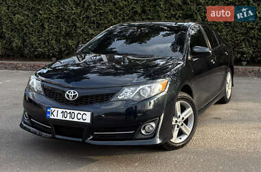 Седан Toyota Camry 2012 в Києві