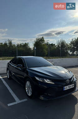 Седан Toyota Camry 2018 в 