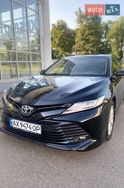 Седан Toyota Camry 2018 в Харькове