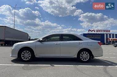 Седан Toyota Camry 2013 в 