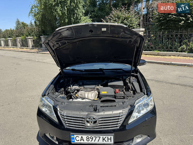 Седан Toyota Camry 2013 в Умани