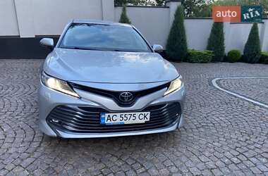 Седан Toyota Camry 2017 в 