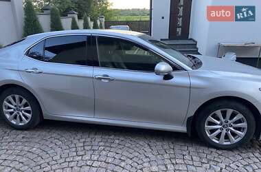 Седан Toyota Camry 2017 в 