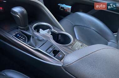 Седан Toyota Camry 2017 в 