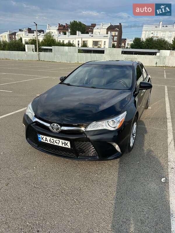 Седан Toyota Camry 2014 в Києві