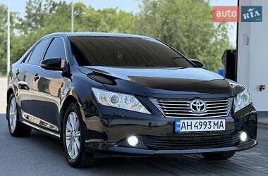 Седан Toyota Camry 2011 в Днепре