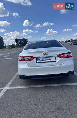 Седан Toyota Camry 2019 в 
