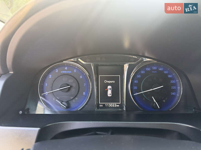 Седан Toyota Camry 2016 в Полтаві