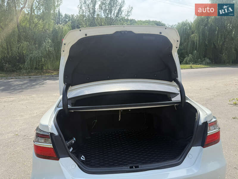 Седан Toyota Camry 2016 в Полтаві