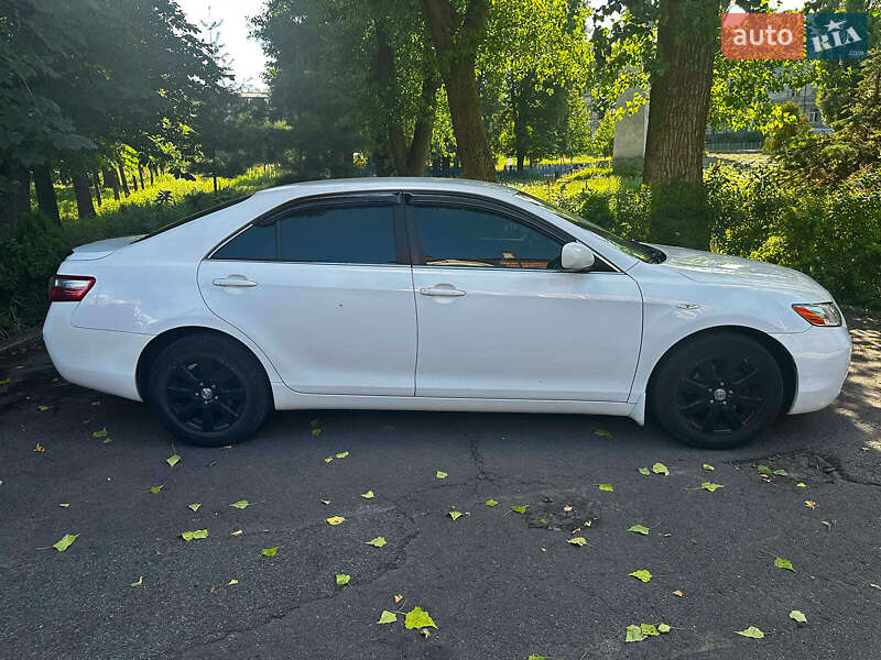 Седан Toyota Camry 2008 в Киеве