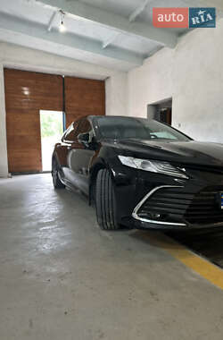 Седан Toyota Camry 2023 в Тернополі