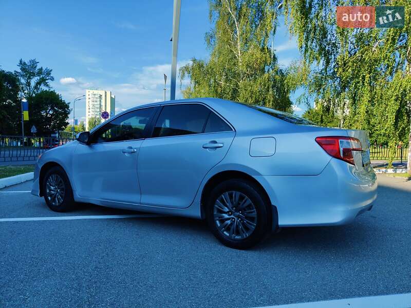 Седан Toyota Camry 2014 в Харькове