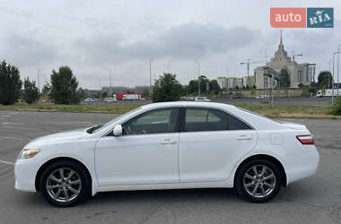 Седан Toyota Camry 2011 в Києві