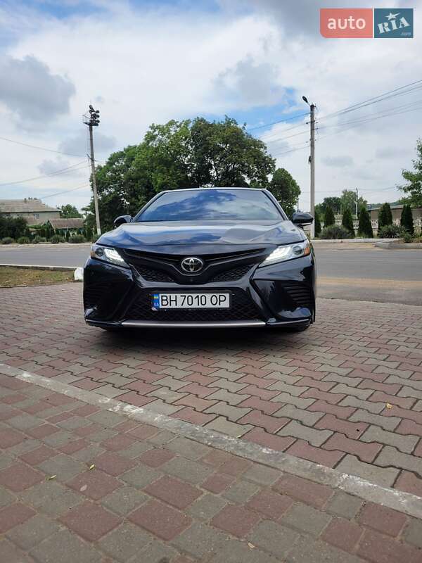 Седан Toyota Camry 2018 в Великій Михайлівці