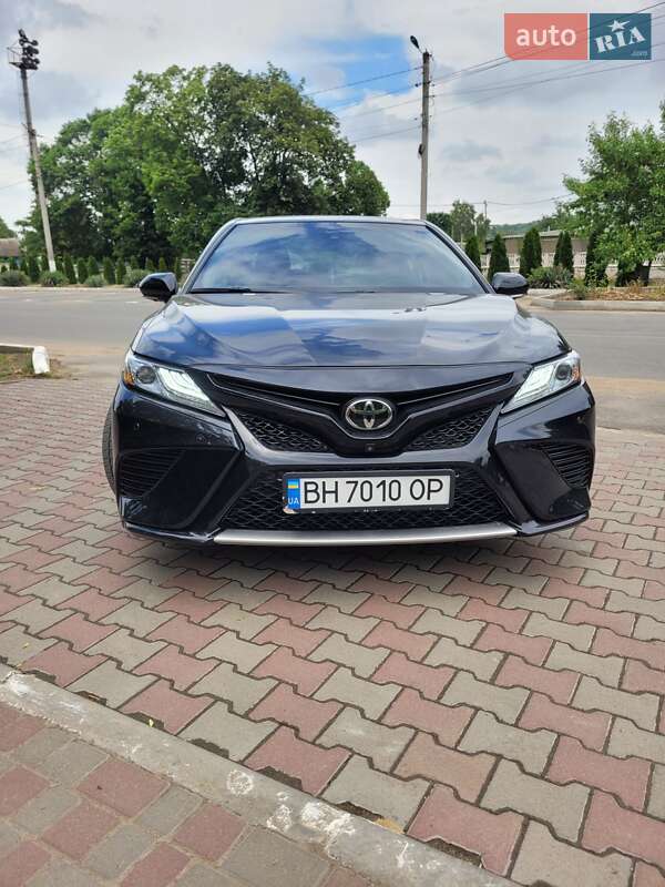 Седан Toyota Camry 2018 в Великій Михайлівці