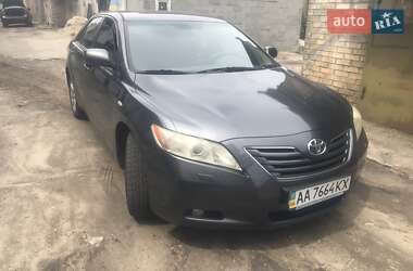 Седан Toyota Camry 2006 в Киеве