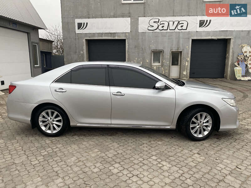 Седан Toyota Camry 2012 в Києві