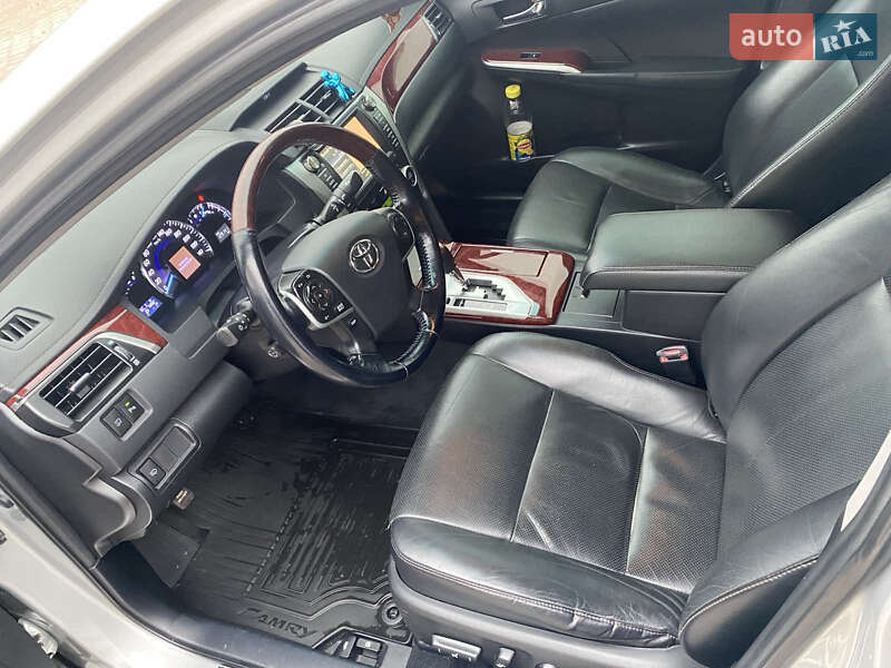 Седан Toyota Camry 2012 в Києві