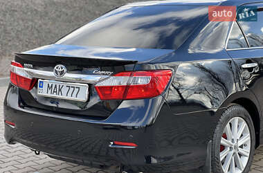 Седан Toyota Camry 2012 в 