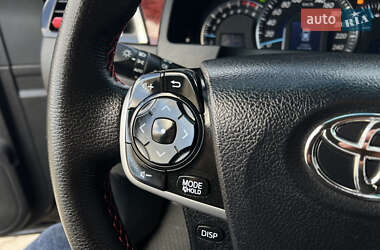 Седан Toyota Camry 2012 в 