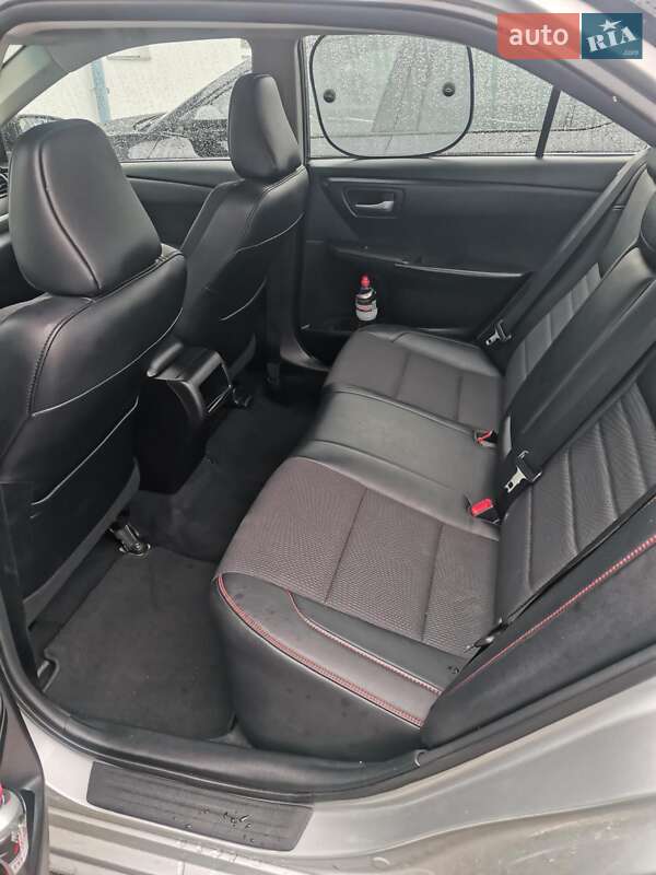 Седан Toyota Camry 2015 в Стрию