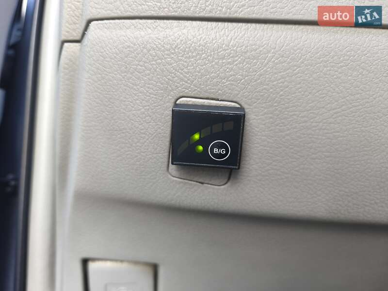 Седан Toyota Camry 2006 в Днепре