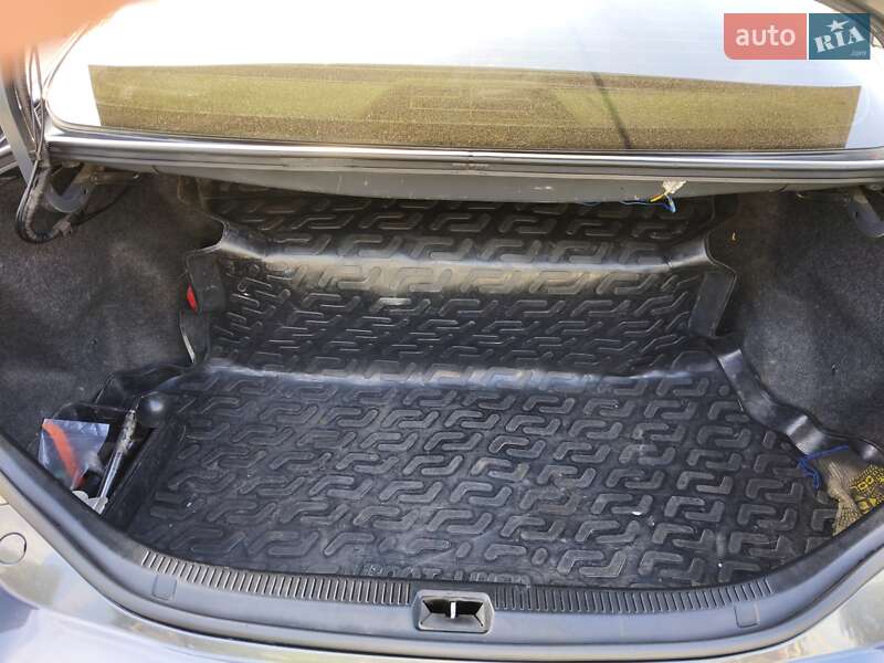 Седан Toyota Camry 2006 в Днепре