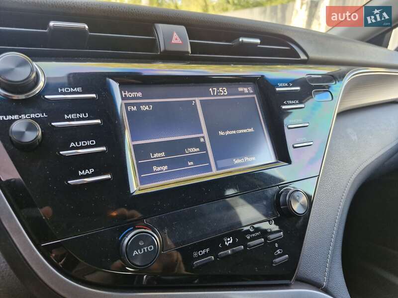 Седан Toyota Camry 2018 в Миргороде