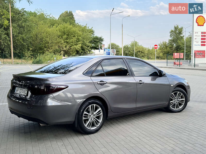 Седан Toyota Camry 2015 в Дніпрі