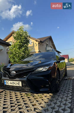 Седан Toyota Camry 2023 в Львове