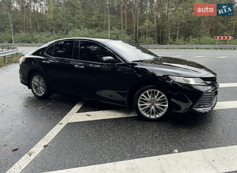 Седан Toyota Camry 2018 в Броварах