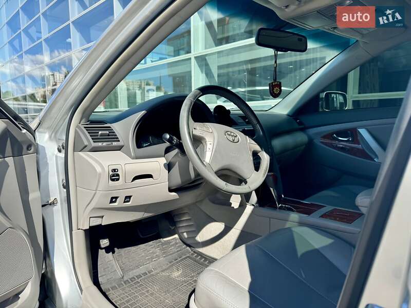 Седан Toyota Camry 2011 в Києві