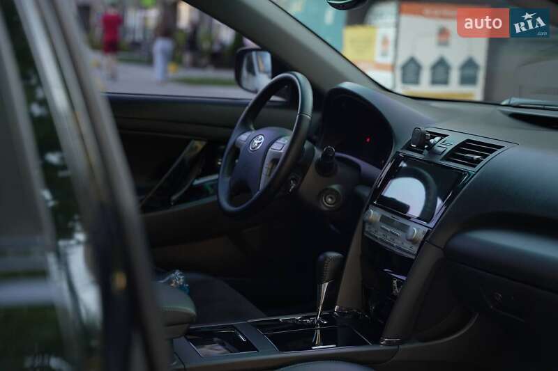 Седан Toyota Camry 2007 в Львові