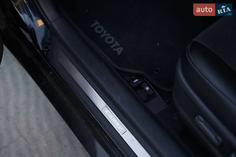 Седан Toyota Camry 2007 в Львові