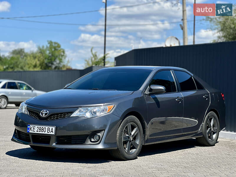 Седан Toyota Camry 2012 в Кам'янському
