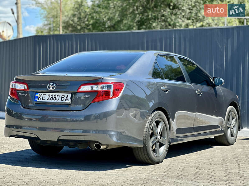 Седан Toyota Camry 2012 в Кам'янському