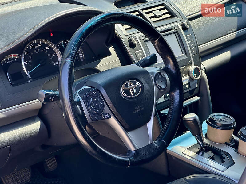 Седан Toyota Camry 2012 в Кам'янському