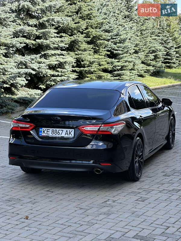 Седан Toyota Camry 2017 в Харькове